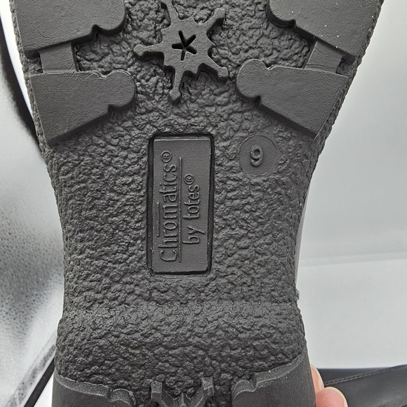Chromatics by Totes Black Puffer Faux Fur Winter Snow Boots NWT, size 9 - Picture 10 of 13